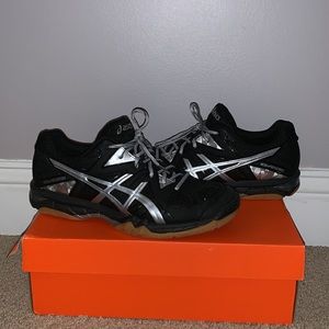 asics volleyball shoes. size 91/2